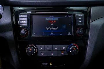 2022 Nissan Rogue S thumbnail