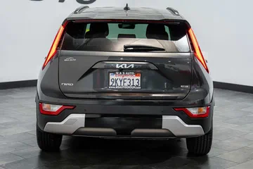 2024 Kia Niro EX thumbnail