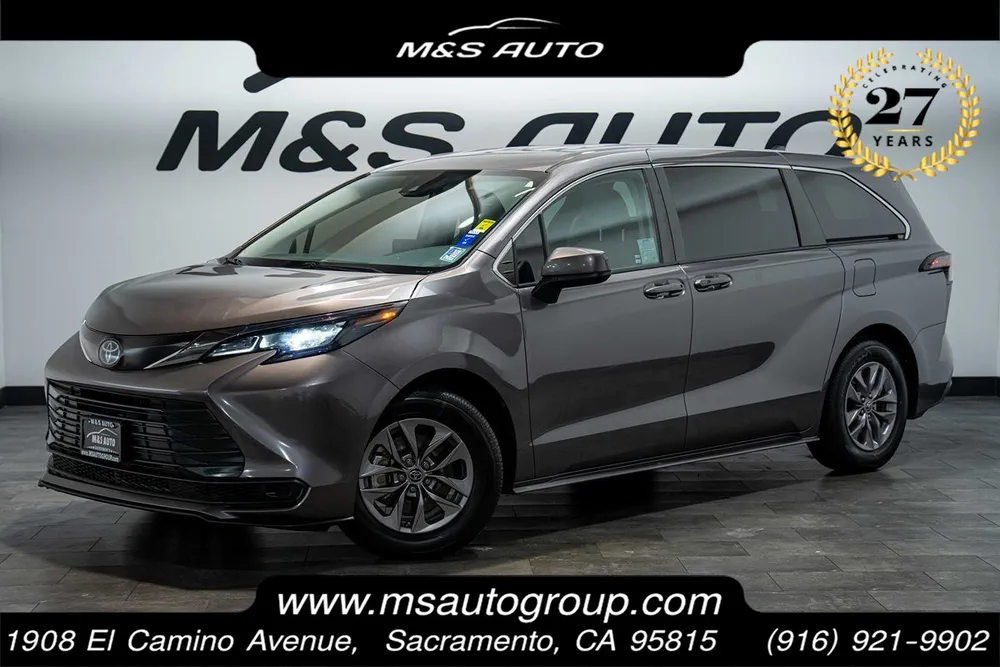 2024 Toyota Sienna LE