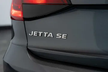2017 Volkswagen Jetta SE thumbnail