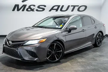 2018 Toyota Camry XLE V6 thumbnail