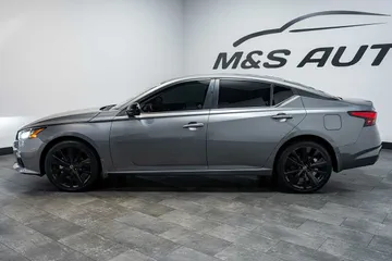 2021 Nissan Altima 2.5 SR thumbnail