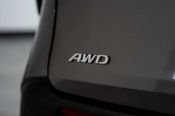 2024 Toyota Sienna LE thumbnail