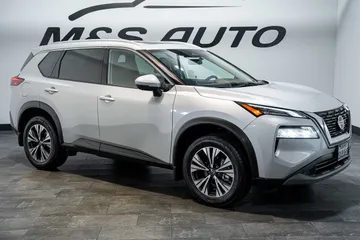 2021 Nissan Rogue SV thumbnail