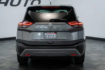 2023 Nissan Rogue SV thumbnail